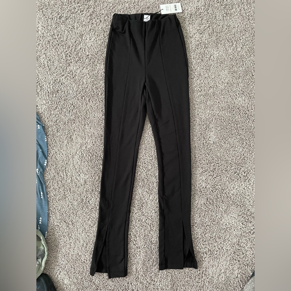 Smash + Tess Flair slit bottom leggings NWT